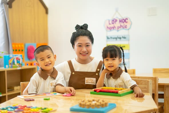 Hình ảnh Khám phá môi trường học của bé