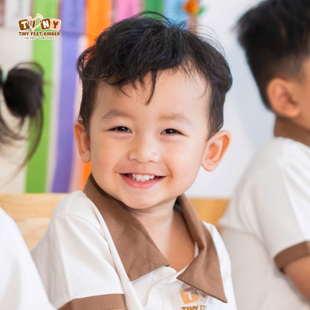 🌈 TINY FEET KINDER – NƠI GIỮ TRỌN NIỀM VUI TUỔI THƠ CỦA CON