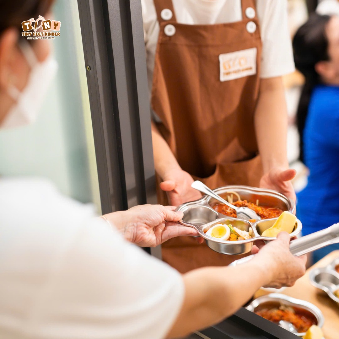 Hình ảnh 🍽️ NHỮNG BỮA ĂN HẠNH PHÚC CỦA CON TẠI TINY FEET KINDER 💛
